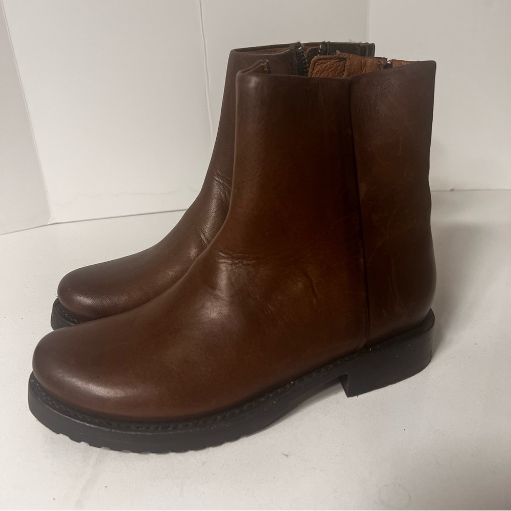 Frye Veronica inside zip Brown Ankle Boots